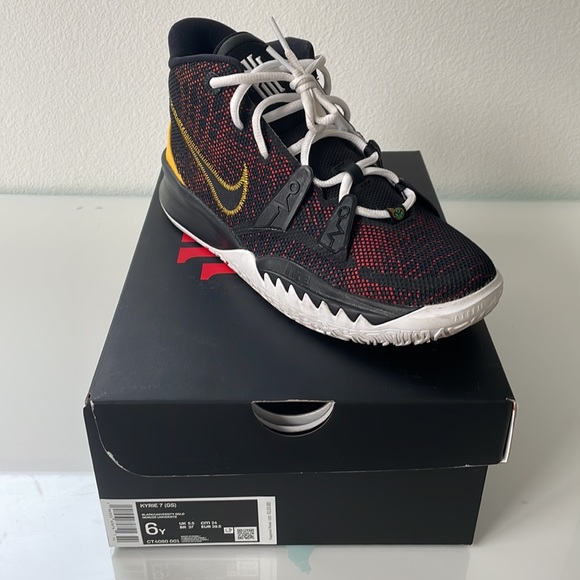 Kyrie 7 - Picture 6 of 8